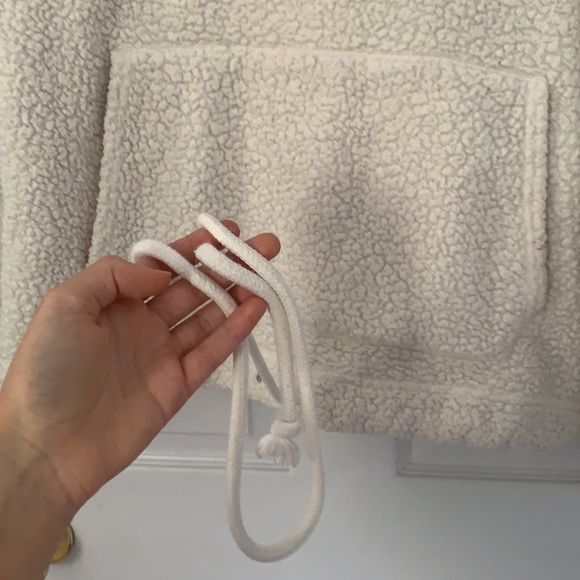 American Eagle Off White Hooded Pocket Teddy Sherpa Sweatshirt Sz M - Picture 4 of 4